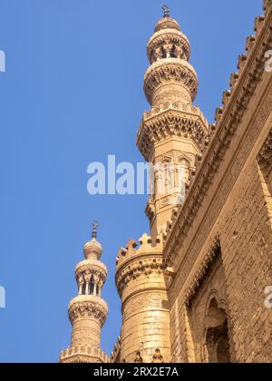 La moschea del sultano Hassan, costruita tra il 1356 e il 1363 durante il periodo mamelucco Bahri, il Cairo, l'Egitto, il Nord Africa, l'Africa Foto Stock