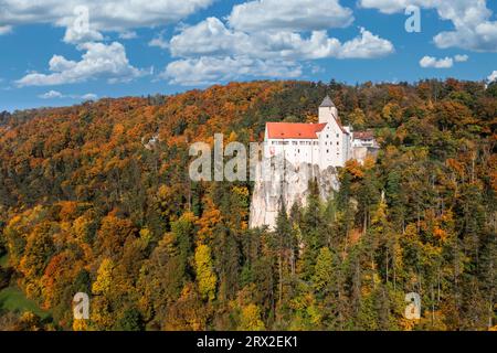 Castello di Prunn vicino a Riedenburg, Parco naturale della Valle Altmuhl, Baviera, Germania, Europa Foto Stock