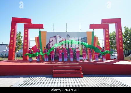 Contea di Luannan, Cina - 22 settembre 2022: La scena del festival del raccolto degli agricoltori, Cina settentrionale Foto Stock