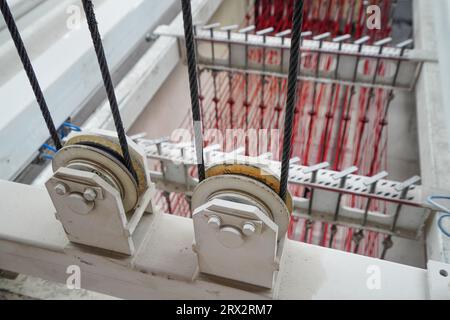 Imbracature sulla linea di produzione di pannelli divisori leggeri per nuovi materiali da costruzione, Cina del Nord Foto Stock