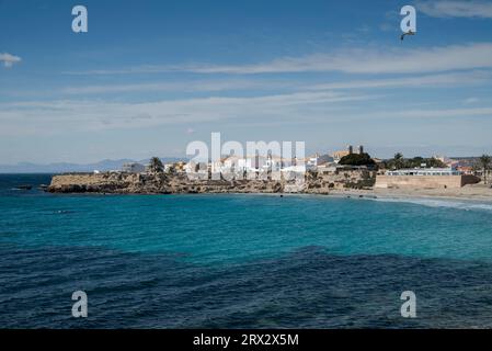 ALICANTE, SPAGNA – 26 FEBBRAIO 2023: Vista della città di Tabarca, nel comune di Alicante, Spagna Foto Stock