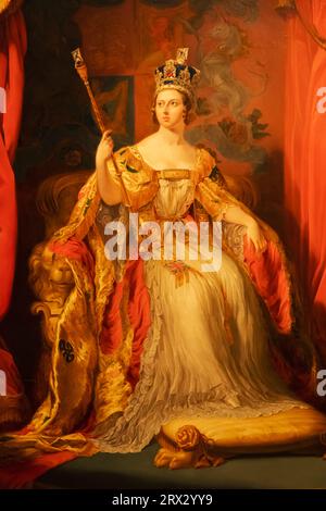 England, London, Coronation Portrait of Queen Victoria (1819-1901) di George Hayter datato 1863, basato su un Ritratto del 1838 Foto Stock