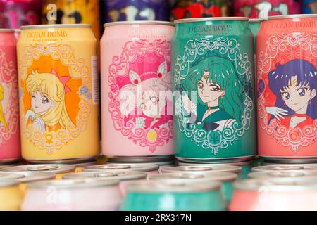 Lattine di alluminio, Ocean Bomb Fruit Soda Foto Stock