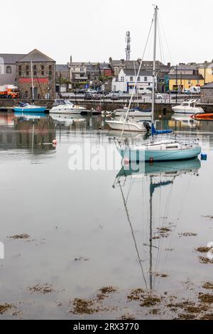 Barche al molo di Dungarvan, Waterford, Irlanda Foto Stock