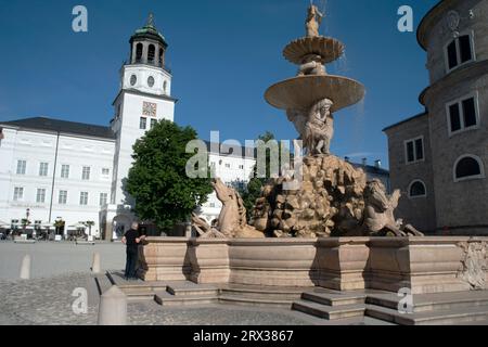 Residenzbrunnen (Residenzbrunnen), Altstadt, Salisburgo, Austria, Europa Foto Stock