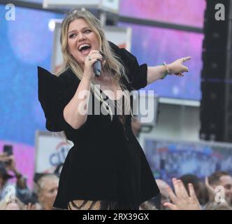 22 settembre 2023, New York, New York, USA: La cantante/conduttrice KELLY CLARKSON si esibisce al â€˜todayâ™ show tenutosi al Rockefeller Plaza. (Immagine di credito: © Nancy Kaszerman/ZUMA Press Wire) SOLO USO EDITORIALE! Non per USO commerciale! Foto Stock