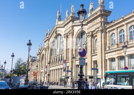 Facciata principale della stazione Gare du Nord, Place Napoléon-III, Parigi, Île-de-France, Francia Foto Stock