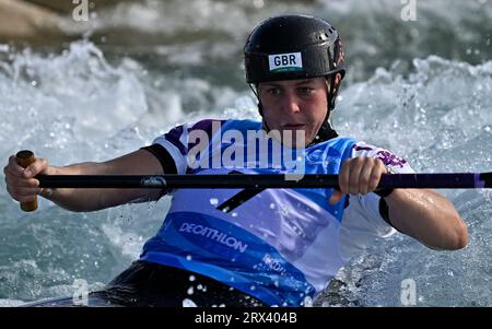 Waltham Cross. Regno Unito. 22 settembre 2023. 2023 Campionati del mondo di canoa. Lee Valley White Water Centre. Waltham Cross. Kimberley Woods (GBR) nella semifinale di canoa femminile durante i Campionati del mondo di canoa 2023 al Lee Valley White Water Centre, Regno Unito. Foto Stock