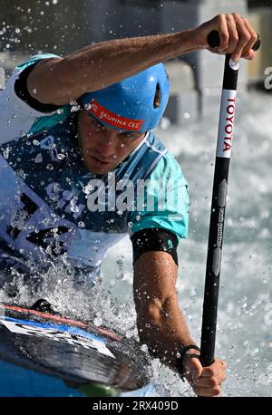 Waltham Cross. Regno Unito. 22 settembre 2023. 2023 Campionati del mondo di canoa. Lee Valley White Water Centre. Waltham Cross. Lukas Rohan (CZE) nella semifinale Mens Canoe durante i Campionati del mondo di canoa 2023 al Lee Valley White Water Centre, Regno Unito. Foto Stock