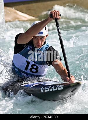 Waltham Cross. Regno Unito. 22 settembre 2023. 2023 Campionati del mondo di canoa. Lee Valley White Water Centre. Waltham Cross. Kacper Sztuba (POL) nella semifinale Mens Canoe durante i Campionati del mondo di canoa 2023 al Lee Valley White Water Centre, Regno Unito. Foto Stock