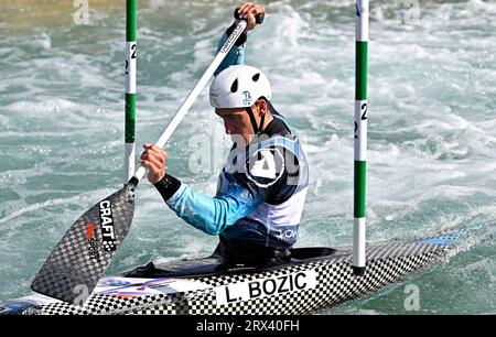 Waltham Cross. Regno Unito. 22 settembre 2023. 2023 Campionati del mondo di canoa. Lee Valley White Water Centre. Waltham Cross. Luka Bozic (SLO) nella semifinale Mens Canoe durante i Campionati del mondo di canoa 2023 al Lee Valley White Water Centre, Regno Unito. Foto Stock