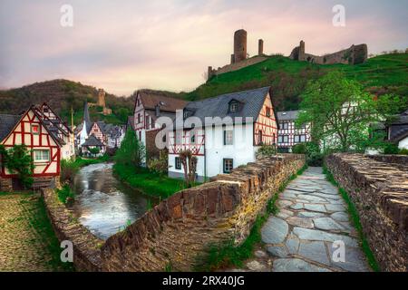 Monreal, Eifel, Renania-Palatinato, fiume Mosella, Germania Foto Stock