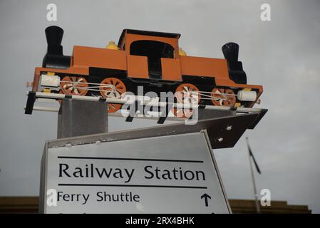 Segnaletica all'esterno della stazione ferroviaria di Wellington, nuova Zelanda Foto Stock