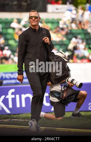 Sam Kendricks (USA) entra in campo per la pole vault maschile al Diamond League Championships al Pre-Classic di domenica 17 settembre 2023, in Foto Stock