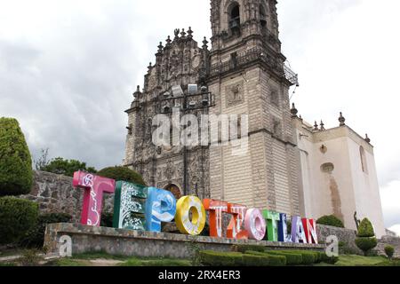 Stato del Messico, Messico - 12 luglio 2023: Il Tempio di San Francisco Javier Baroque nuova Spagna fa parte del Museo Nazionale del Vicereame Tepotzotlan Foto Stock