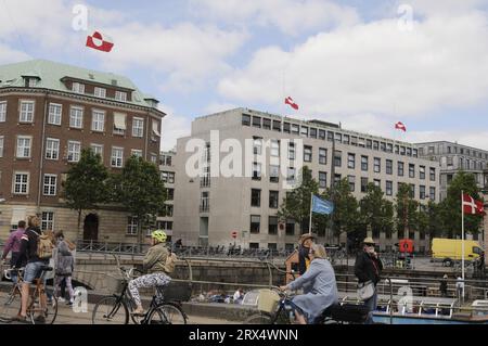 Copenaghen/Danimarca - 21 giugno 2017. Bandiera della Groenlandia a mezz'asta in tutti gli edifici ufficiali e non ufficiali a causa delle inondazioni e della morte in Groenlandia questo week.greenland fa parte delle regole della famiglia reale danese sulla Groenlandia. (Foto: Francis Joseph Dean/Deanpicture) Foto Stock