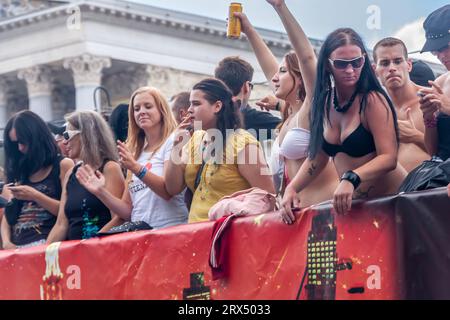 Vienna, Austria - 14 agosto 2010: Giovani al festival di musica moderna nella città di Innere Foto Stock