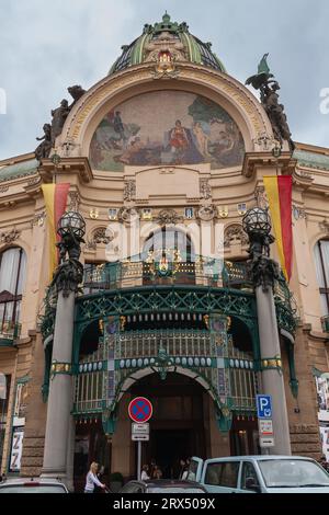 Praga, Repubblica Ceca - 17 agosto 2010: Ingresso alla Casa Municipale Foto Stock