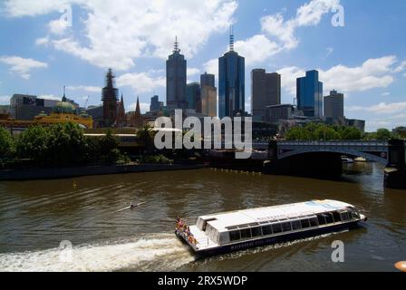 Escursione in barca sul fiume Yarra, sul fiume, Melbourne, Victoria, Australia Foto Stock