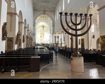 Interno con altare, St Cattedrale di Kilian, Wuerzburg, Franconia, Baviera, Germania Foto Stock