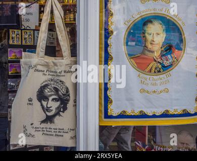 Charles e Dianna, Shop Window, Windsor, Inghilterra, Regno Unito, GB. Foto Stock