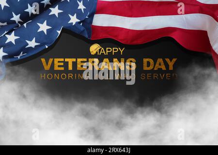 Testo per il Veterans Day con la frase "Onoring All Who served" (onorare tutti coloro che hanno servito). Design tipografico con caratteri disegnati a mano. Iscrizione calligrafica USA Veterans Day. Foto Stock