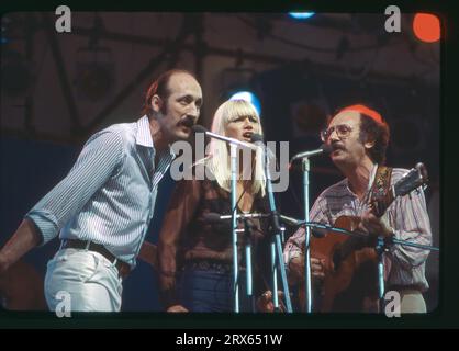 Peter, Paul e Mary si esibiscono in concerto a Central Park a New York nel 1978. Foto Stock
