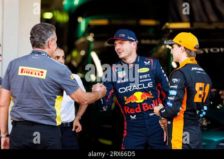 Circuito di Suzuka, Suzuka, Giappone. 23 settembre 2023. 2023 Gran Premio di Giappone di Formula 1 Lenovo; giornata di qualificazione; Max Verstappen e Oscar Piastri dopo le qualifiche alla Formula 1 giapponese Credit: Action Plus Sports/Alamy Live News Foto Stock