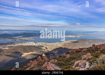 Monte Wellington sopra la città di Hobart, Tasmania, Australia Foto Stock