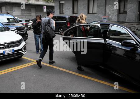 Milano, Milano Fashion Week, avvistamento di celebrità, Daisy Edgar-Jones e fidanzato Foto Stock