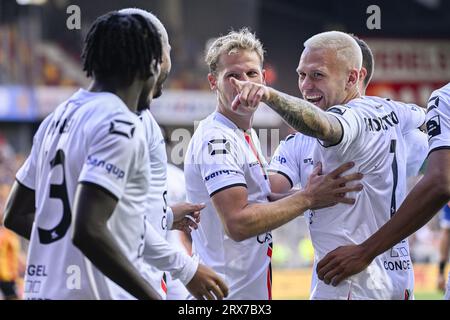 Mechelen, Belgio. 23 settembre 2023. Jon Thorsteinsson dell'OHL festeggia dopo aver segnato punti durante una partita di calcio tra KV Mechelen e OH Leuven, sabato 23 settembre 2023 a Mechelen, il giorno 08 della stagione 2023-2024 della prima divisione del campionato belga "Jupiler Pro League". BELGA PHOTO LAURIE DIEFFEMBACQ Credit: Belga News Agency/Alamy Live News Foto Stock