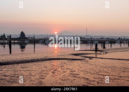 Snohomish River a Everett Washington all'alba Foto Stock