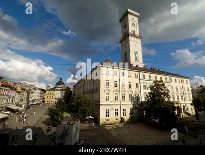 Municipio di Leopoli. Vista generale del Municipio in piazza Rynok nella città di Leopoli, Ucraina. Foto Stock