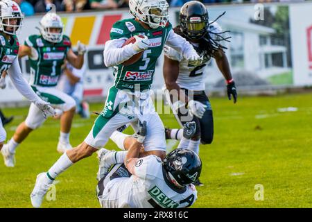 Schwaebisch Hall Germania. 23 settembre 2023. Erima GFL / German Football League,Viertelfinal gioco: Schwäbisch Hall Unicorns - Berlin Rebels nell'Optima Sportpark di Schwaebisch Hall Germania il 23. 09. 2023, WR # 5 Tyler Rutenbeck / Schwaebisch Hall Unicorns Credit: Frank Baumert/Alamy Live News Foto Stock