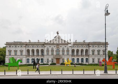 Varsavia, Polonia - 8 giugno 2019: Il Palazzo Krasiński (polacco: Pałac Krasińskich), noto anche come Palazzo del Commonwealth, è un Baro ricostruito Foto Stock