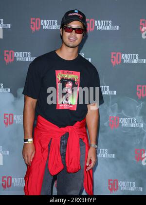 Buena Park, USA. 23 settembre 2023. Ross Butler arriva al Knotts Scary Farms 50 Anniversary Black Carpet Event tenutosi al Knotts Berry Farm Hotel a Buena Park, CALIFORNIA, sabato 23 settembre 2023 . (Foto di Juan Pablo Rico/Sipa USA) credito: SIPA USA/Alamy Live News Foto Stock