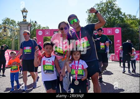 Londra, Regno Unito. 23 settembre 2023. Il Vitality Westminster Mile del 2023 segna il decimo anniversario dell'evento olimpico del 2012 al Green Park. Credito: Vedere li/Picture Capital/Alamy Live News Foto Stock