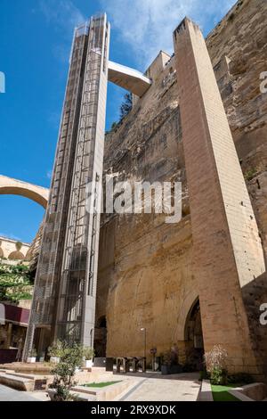 La Valletta, Malta, 1 maggio 2023, l'ascensore panoramico Barraka è alto 58 metri e può trasportare 21 persone alla volta. Foto Stock