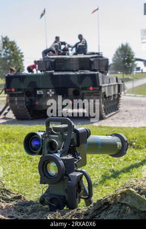 Lanciatori anticarro SPIKE nell'esercito polacco. Presentazione pubblica dei sistemi d'arma polacchi, esercito polacco, Polonia Foto Stock