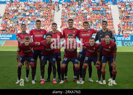 Pamplona, Spagna. 23 settembre 2023. Squadra titolare della CA Osasuna vista prima del calcio spagnolo del campionato EA, partita tra CA Osasuna e Sevilla CF al Sadar Stadium. Punteggio finale; CA Osasuna 0:0 Sevilla CF (foto di Fernando Pidal/SOPA Images/Sipa USA) credito: SIPA USA/Alamy Live News Foto Stock