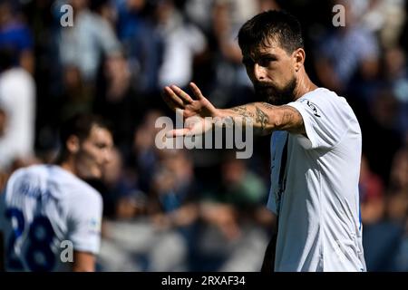 Empoli, Italia. 24 settembre 2023. Francesco Acerbi dell'FC Internazionale gestisce durante la partita di serie A tra Empoli FC e FC Internazionale allo stadio Carlo Castellani di Empoli (Italia), 24 settembre 2023. Crediti: Insidefoto di andrea staccioli/Alamy Live News Foto Stock