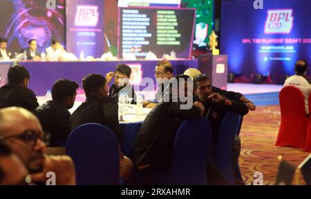 La decima edizione del Bangladesh Premier League (BPL) T20 League Playeres Draft si svolge presso il Radisson Blu Dhaka Water Garden Hotel, Bangladesh, il 24 settembre Foto Stock