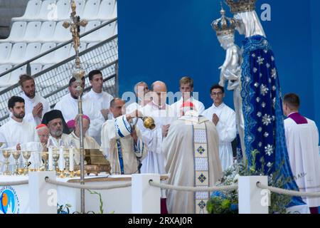 Marsiglia, Francia. 23 settembre 2023. Messa di Papa Francesco al Velodrome Stadium durante la sua visita a Marsiglia, in Francia, il 23 settembre 2023. Foto di Laurent coust/ABACAPRESS.COM Credit: Abaca Press/Alamy Live News Foto Stock