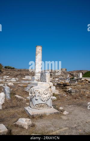 Delos è un'isola greca e sito archeologico nell'arcipelago delle Cicladi del Mar Egeo, vicino a Mykonos. Foto Stock