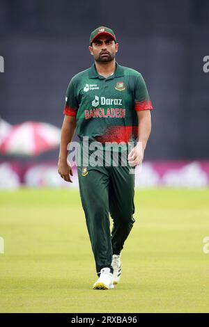 Il bengalese Tamim Iqbal Khan ha aperto la gara durante la seconda partita ODI del Bangladesh e della nuova Zelanda allo Sher-e-Bangla National Cricket Stadium di Mirpur, DH Foto Stock