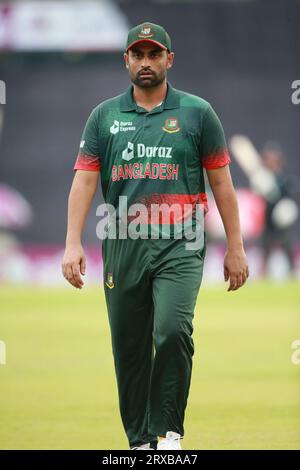 Il bengalese Tamim Iqbal Khan ha aperto la gara durante la seconda partita ODI del Bangladesh e della nuova Zelanda allo Sher-e-Bangla National Cricket Stadium di Mirpur, DH Foto Stock