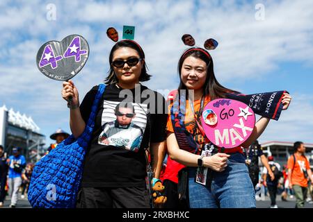 Suzuka, Japon. 24 settembre 2023. Spettatori giapponesi, tifosi durante il Gran Premio di Formula 1 Lenovo 2023, 16° round del Campionato Mondiale di Formula 1 2023 dal 22 al 24 settembre 2023 sul Suzuka International Racing Course, a Suzuka - foto DPPI Credit: DPPI Media/Alamy Live News Foto Stock