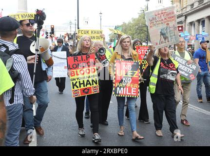 Non rispetterò la marcia su Whitehall, compresi diversi movimenti, tra cui l'espansione anti-ULEZ, anti-Net Zero, anti-Covid Vaccines e anti-Establishment generale, nel centro di Londra, nel Regno Unito Foto Stock