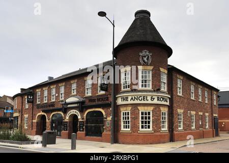 The Angel and Royal pub a Doncaster, South Yorkshire, Inghilterra, Regno Unito Foto Stock