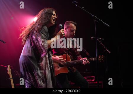 Sari Schorr si esibisce dal vivo all'o2 ritz manchester uk, 25 luglio 2023. Foto Stock